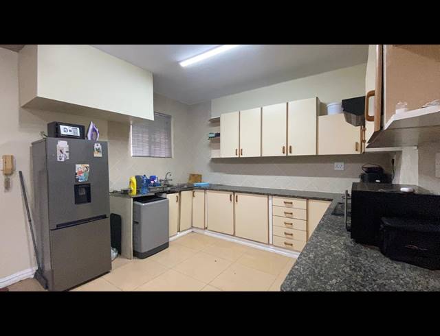 1.5 BEDROOM FLAT FOR SALE IN GLENWOOD